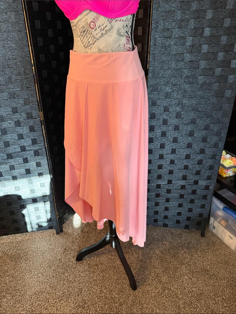 HALARA Pink Asymmetrical High-Low Skirt